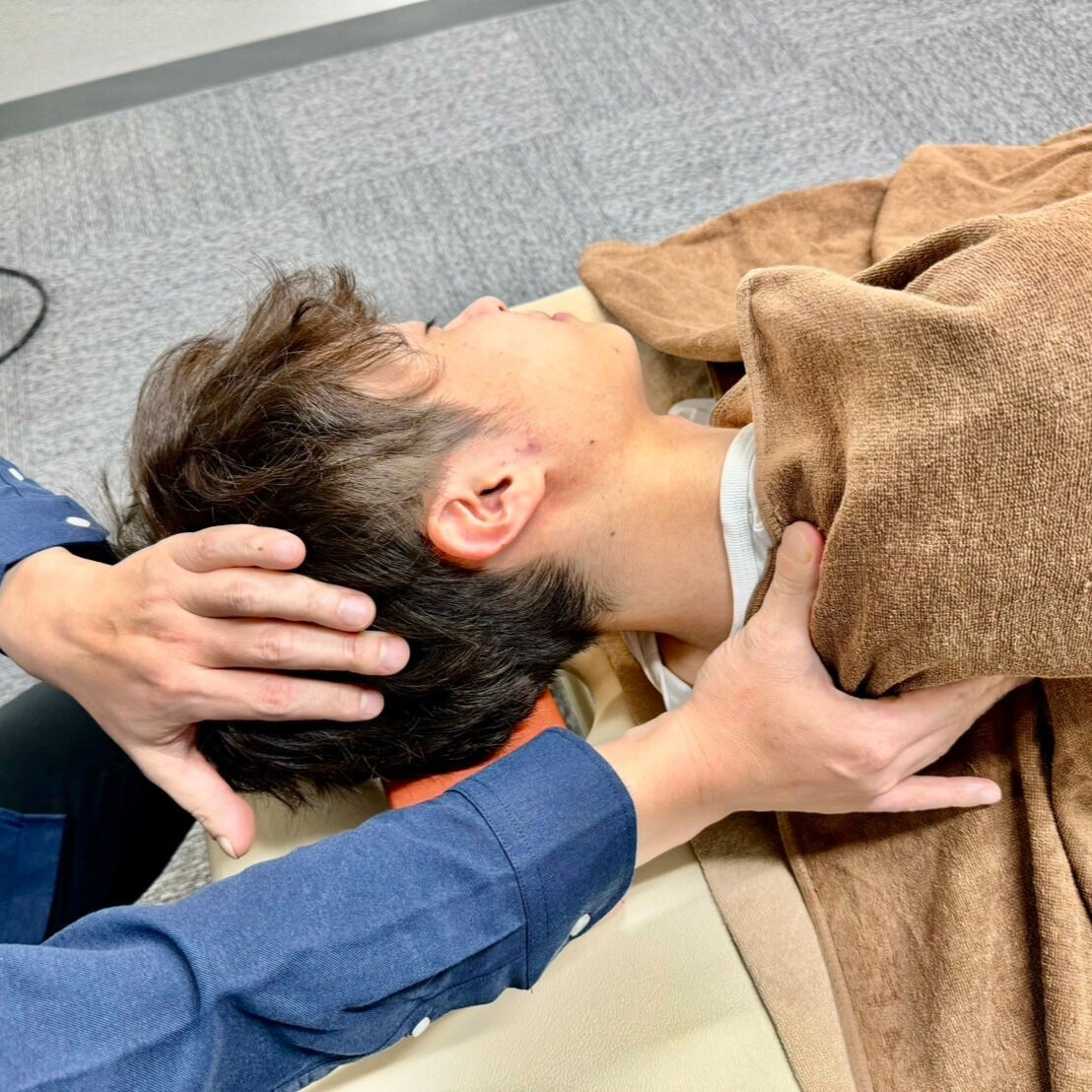 肩こりで悩んでいる皆さん、お待たせしました！人気の指圧・マッ